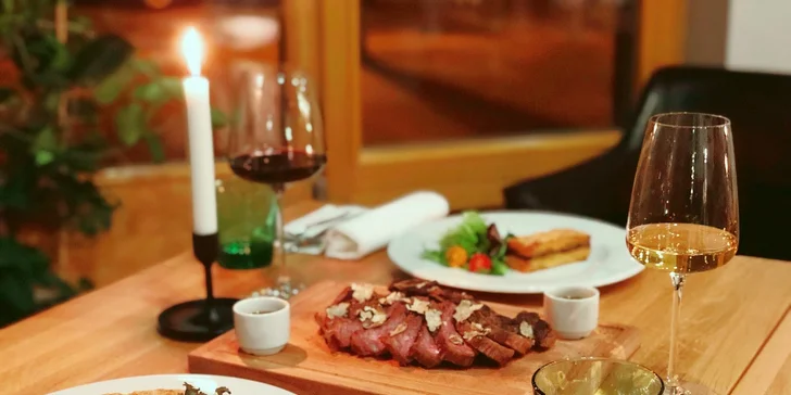 Dárkové poukazy v hodnotě až 2000 Kč do restaurace River Garden Grill na steaky i pochoutky s lanýži
