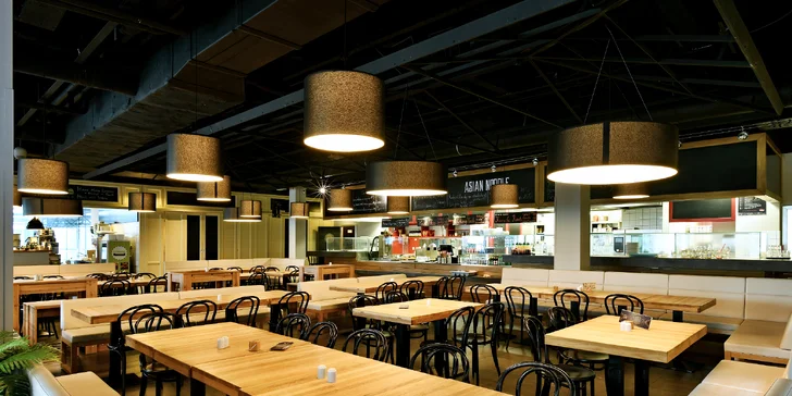 Degustační vyvážené menu pro 2 osoby: hovězí se zelím i kuře a skvělé dorty