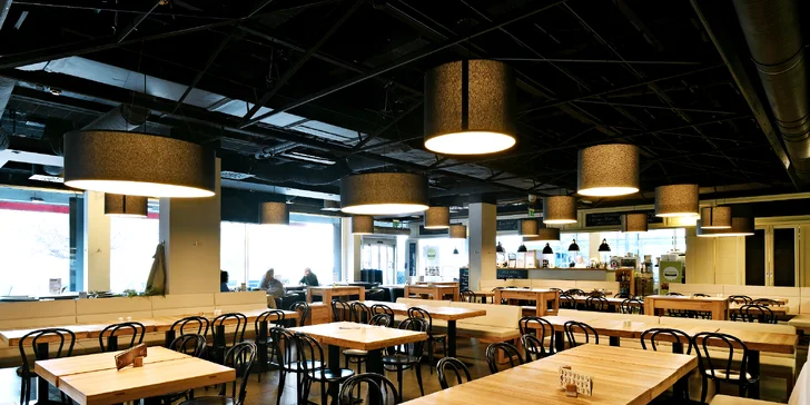 Degustační vyvážené menu pro 2 osoby: hovězí se zelím i kuře a skvělé dorty