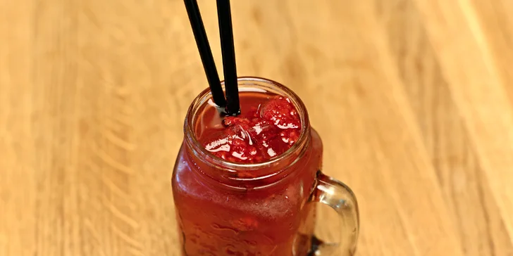 Degustační vyvážené menu pro 2 osoby: hovězí se zelím i kuře a skvělé dorty