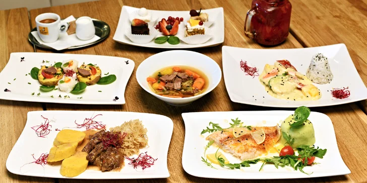 Degustační vyvážené menu pro 2 osoby: hovězí se zelím i kuře a skvělé dorty