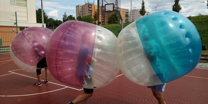 Sport a sranda: pronájem "fotbalových" Bubbleballů až pro 6 osob