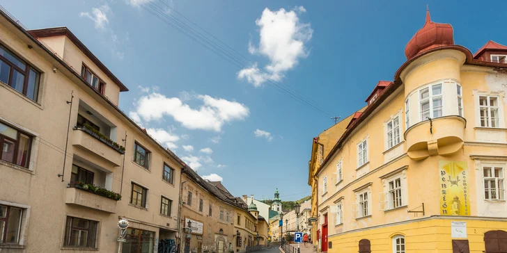 Romance pro 2 osoby v Banské Štiavnici: láhev vína a 2 hodiny bowlingu