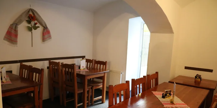 Speciální ukrajinské menu pro dva: polévka, hlavní chod, salát i dezert
