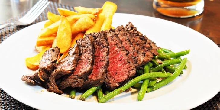Vyrazte na steak: 200 g masa, zelené fazolky se slaninou a hranolky pro 1 či 2