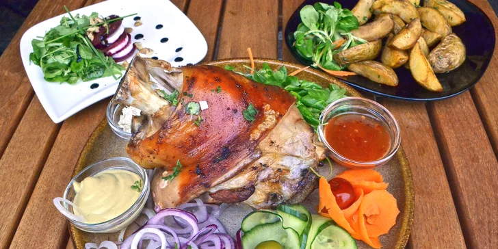 Tříchodové menu s šunkovým kolenem i s konfitovanou kachnou pro dva