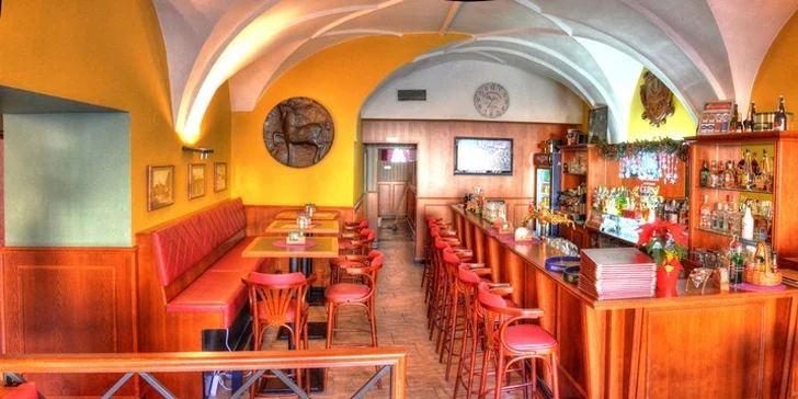 40% sleva na jakékoliv jídlo z menu Černého koně