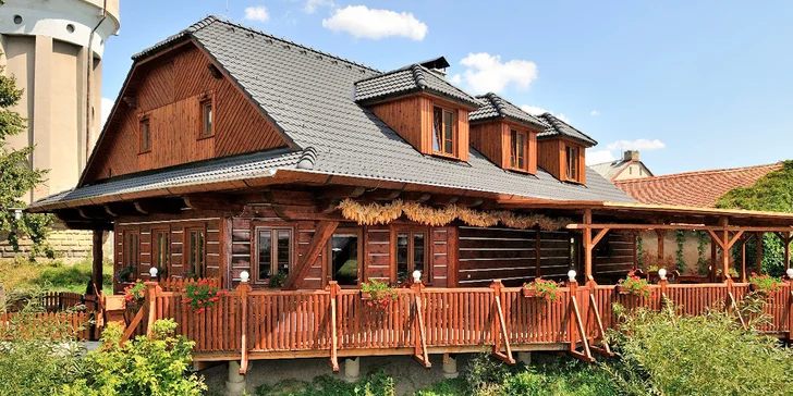 Zima nebo jaro s polopenzí v tradiční roubence ve východních Čechách