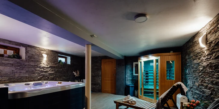 Ve wellness je vířivka, finská sauna a infrasauna. 