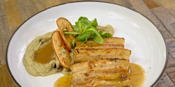 Hostina Hezky Česky: kuřecí prsíčko supreme či bůček ve skvělém menu