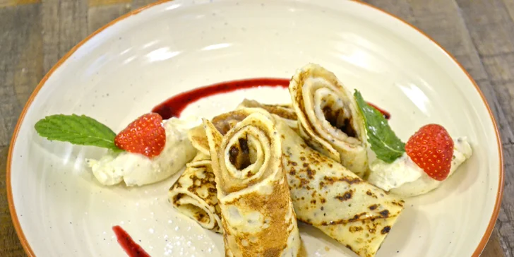 Hostina Hezky Česky: kuřecí prsíčko supreme či bůček ve skvělém menu