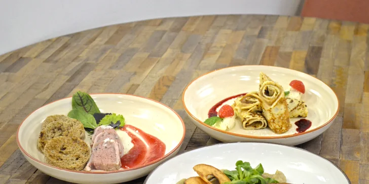 Hostina Hezky Česky: kuřecí prsíčko supreme či bůček ve skvělém menu