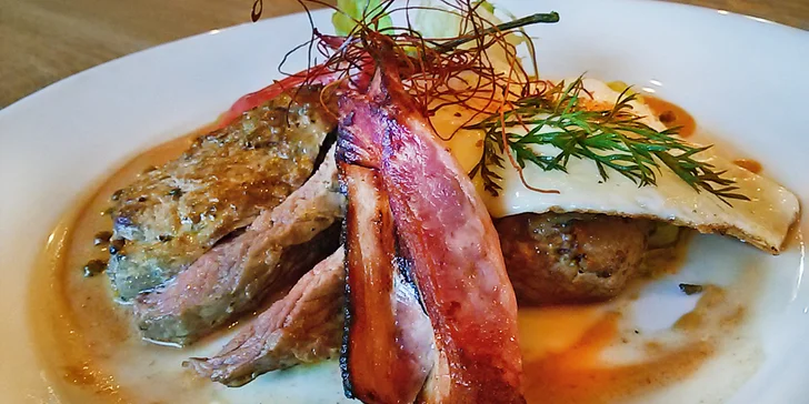 Šťavnatý steak s přílohou v oblíbeném Plauditu v Mnichově Hradišti