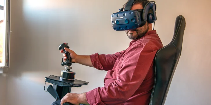 Staň se virtuálním pilotem letadla: pilotuj 18 druhů letadel