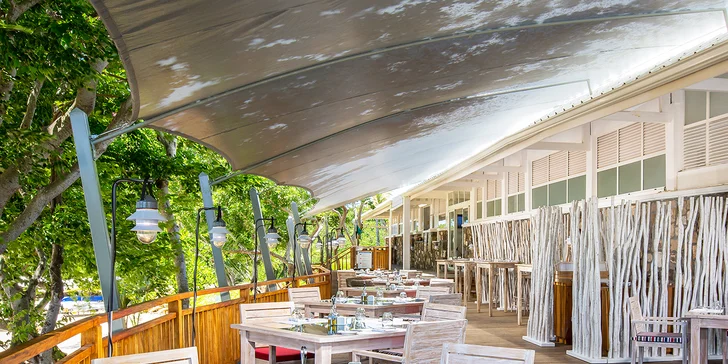5* resort s lázněmi na Mauriciu: 7–14 nocí v hotelu přímo u pláže, česky hovořící delegát