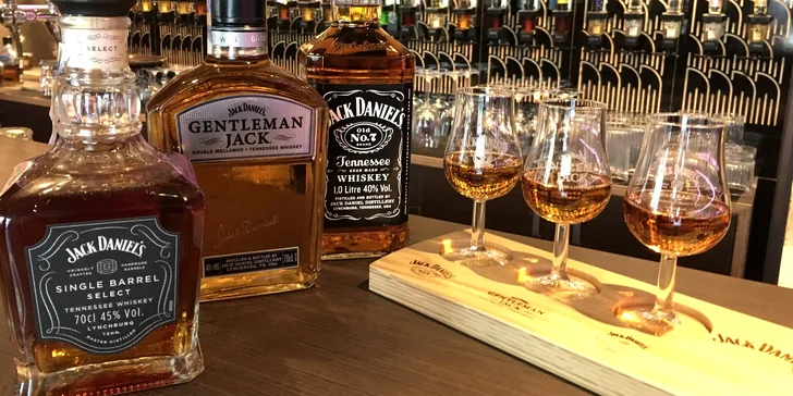 Degustace rumů a whiskey: Bandita Black, Jack Daniel's, Kraken i La Hechicera