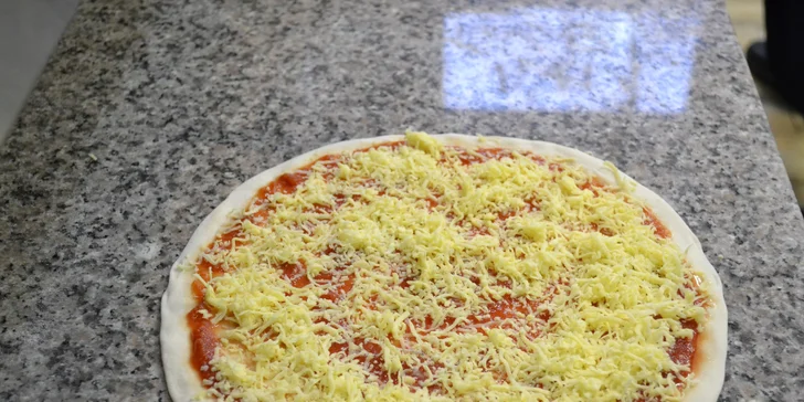 Klasická pizza dle výběru s nápojem v restauraci Riva