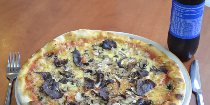 Klasická pizza dle výběru s nápojem v restauraci Riva