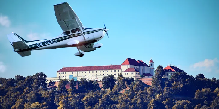 Svět z ptačí perspektivy: vyhlídkový let nad Brnem a okolím