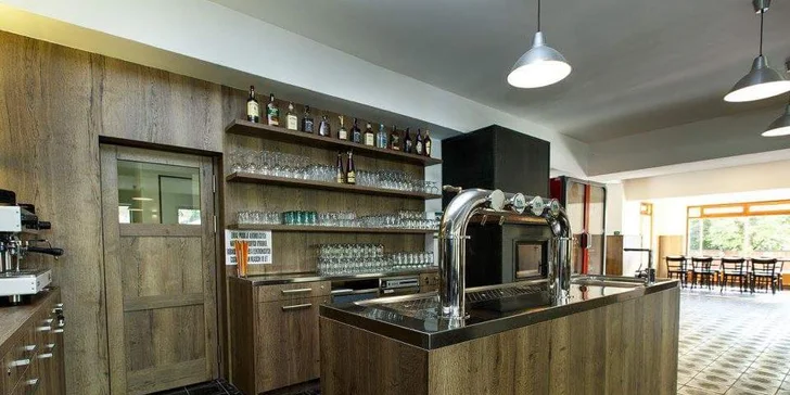 Masová hostina: 750 g masa, hranolky, cibulové kroužky i 2 piva Portáš