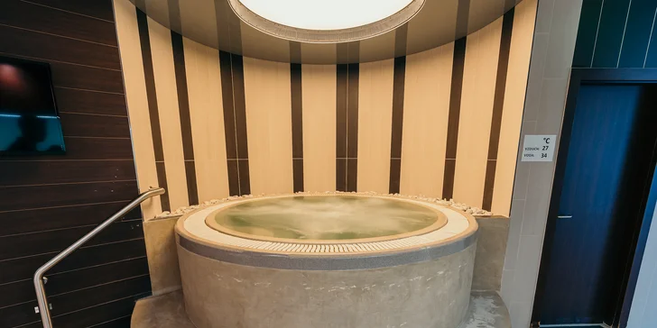  Poté budete 20 min. odpočívat při privátní koupeli, u které pivo teče proudem a vy ho můžete vypít, kolik zvládnete. 
