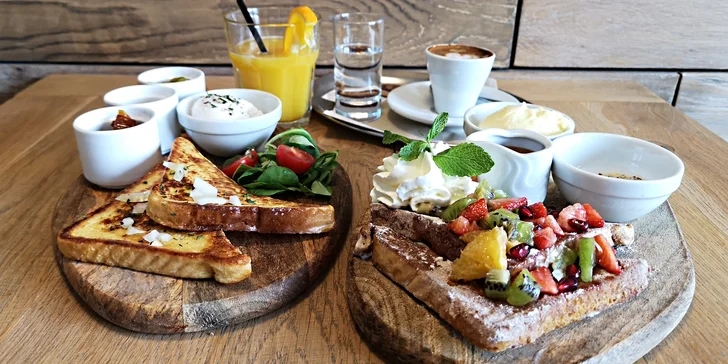 Brunch ve Wake up Café: Výběr ze dvou variant pro 1 i 2 osoby