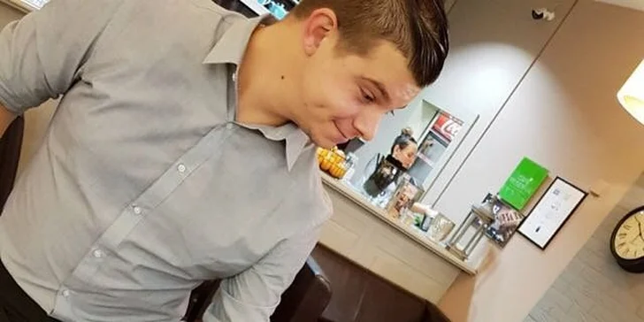 Doplňte energii v Cafe In: káva či čaj a jablečný závin pro 1 či 2