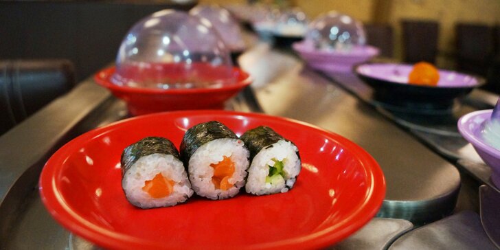 Ulovte si asijské speciality: 2 hodiny neomezené konzumace running sushi