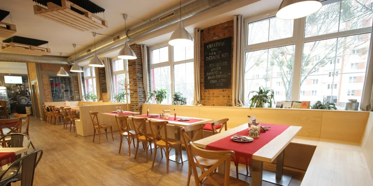 Pivovarské menu pro dva: prkénko dobrot, žebra či panenka i pivní dort