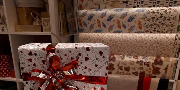 Nechte si zabalit dárky pod stromeček - výběr z druhů papírů i velikosí