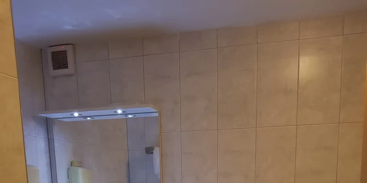 Pohodový pobyt ve městě mandloní se snídaněmi, večeří, degustací vín a bowlingem