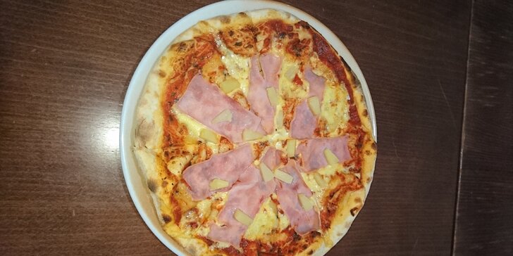 Dvě pizzy dle výběru o průměru 32 cm na Karlově náměstí