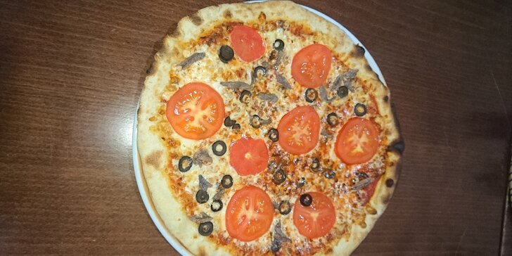 Dvě pizzy dle výběru o průměru 32 cm na Karlově náměstí