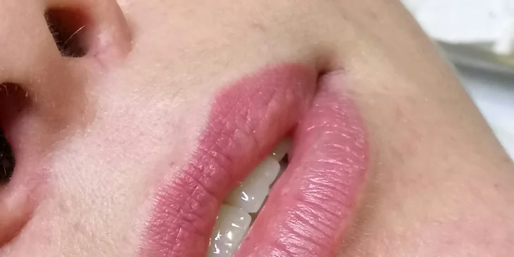Permanentní make-up obočí, očních linek a rtů dle výběru