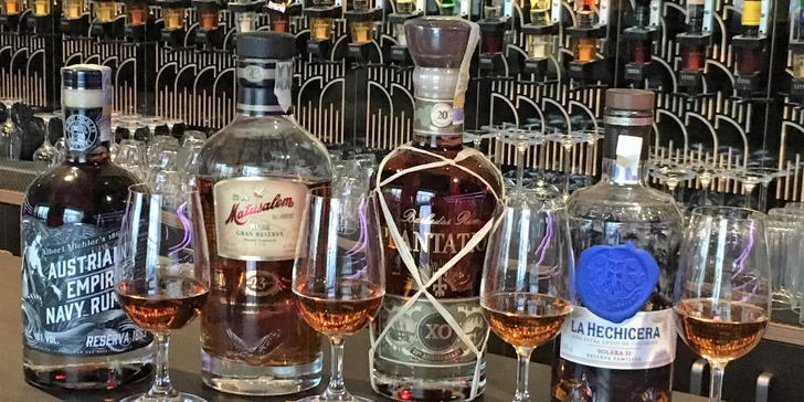 Degustace rumů a whiskey: Bandita Black, Jack Daniel's, Kraken i La Hechicera