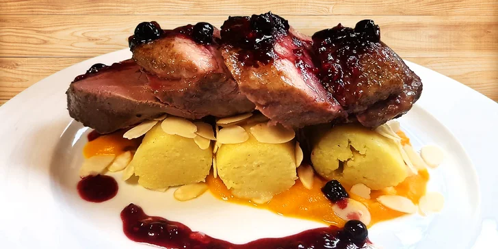 Pochutnejte si ve dvou na 3chodovém menu: paštika, kachní prso i dezert