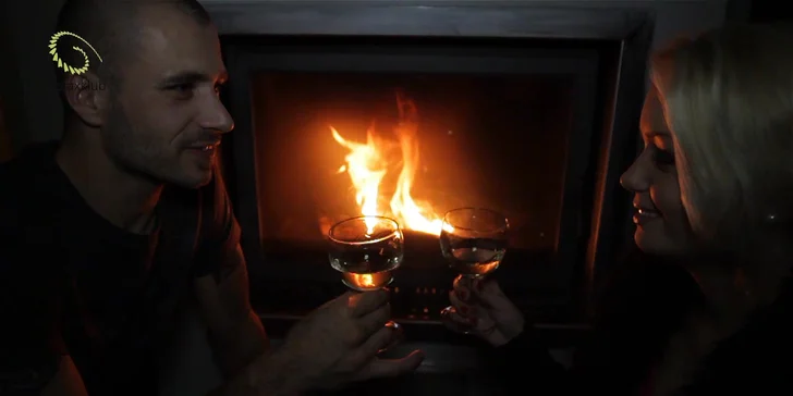 Pohodová noc v Relaxklubu se 3 hod. ve wellness se saunou a vířivkou