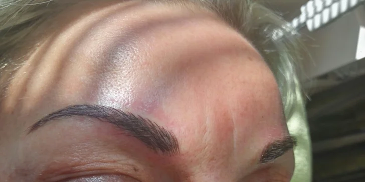 Dopřejte si permanentní make-up: 3D vláskované obočí, linky nebo rty