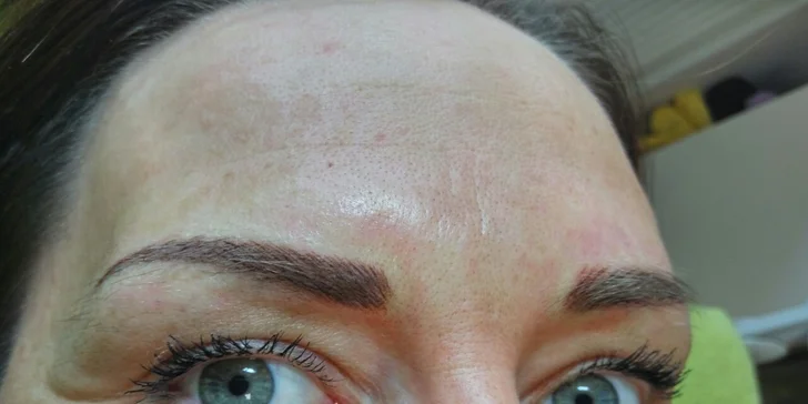 Dopřejte si permanentní make-up: 3D vláskované obočí, linky nebo rty