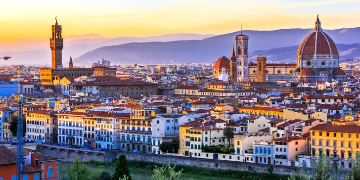 Itálie: noc v hotelu se snídaní, návštěva Florencie i karneval ve Viareggiu