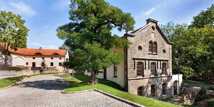 Odpočinek na Panském Dvoře u Prahy: snídaně a možnost lázní či masáže
