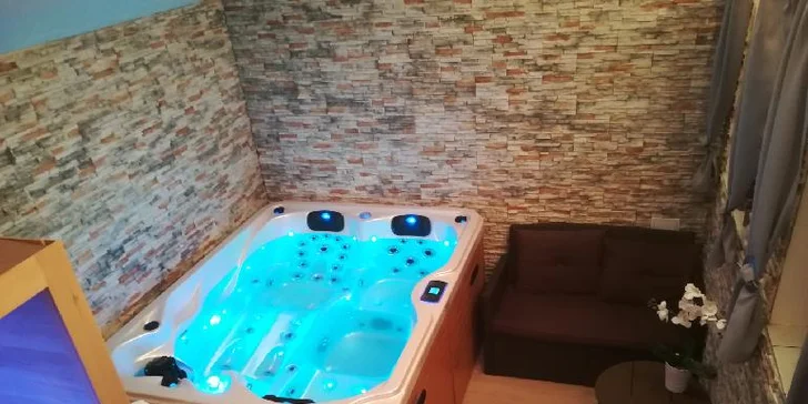 Pohoda v Lednici: apartmány u zámeckého parku, vyhřívaný bazén a víno