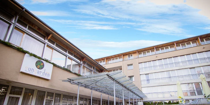 Pobyt ve 4* hotelu jen 150 m od Balatonu: neomezený wellness a polopenze
