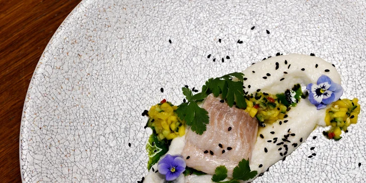 Menu pro 2: Crème brûlée z foie gras, pečená hlíva i champagne sorbet z růží