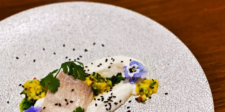 Menu pro 2: Crème brûlée z foie gras, pečená hlíva i champagne sorbet z růží