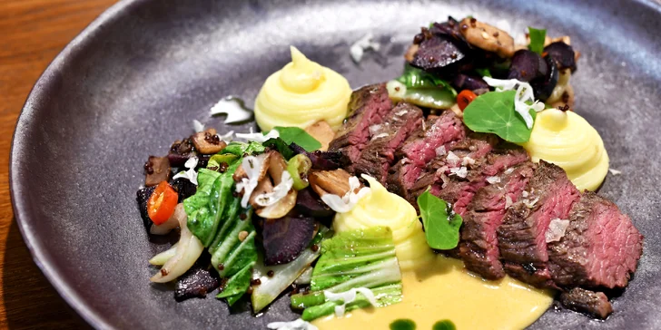 Menu pro 2: Crème brûlée z foie gras, pečená hlíva i champagne sorbet z růží