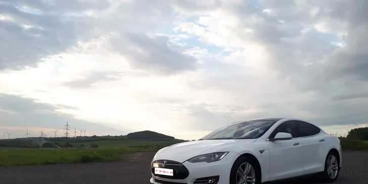 Zrychlení z 0 na 100 km/h za 4 s: spolujízda nebo řízení žihadla Tesla S