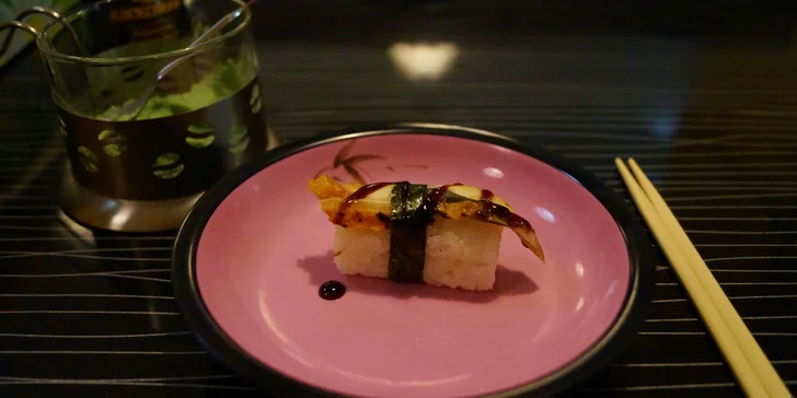 Ulovte si asijské speciality: 2 hodiny neomezené konzumace running sushi