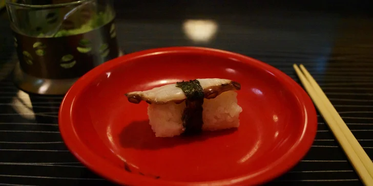Ulovte si asijské speciality: 2 hodiny neomezené konzumace running sushi