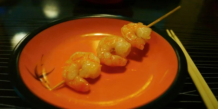 Ulovte si asijské speciality: 2 hodiny neomezené konzumace running sushi